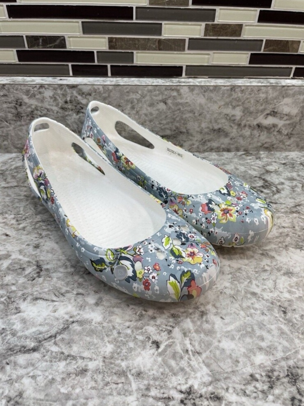 Crocs limited edition Vera Bradley KADEE Floral Women's Ballet Flats, size 7